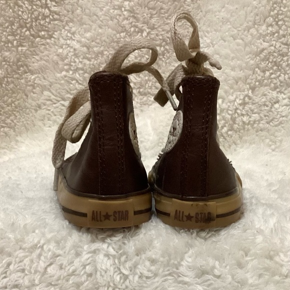 Baby pre-loved brown leather CONVERSE hi-top sneaker shoes / size 4 - Picture 5 of 6